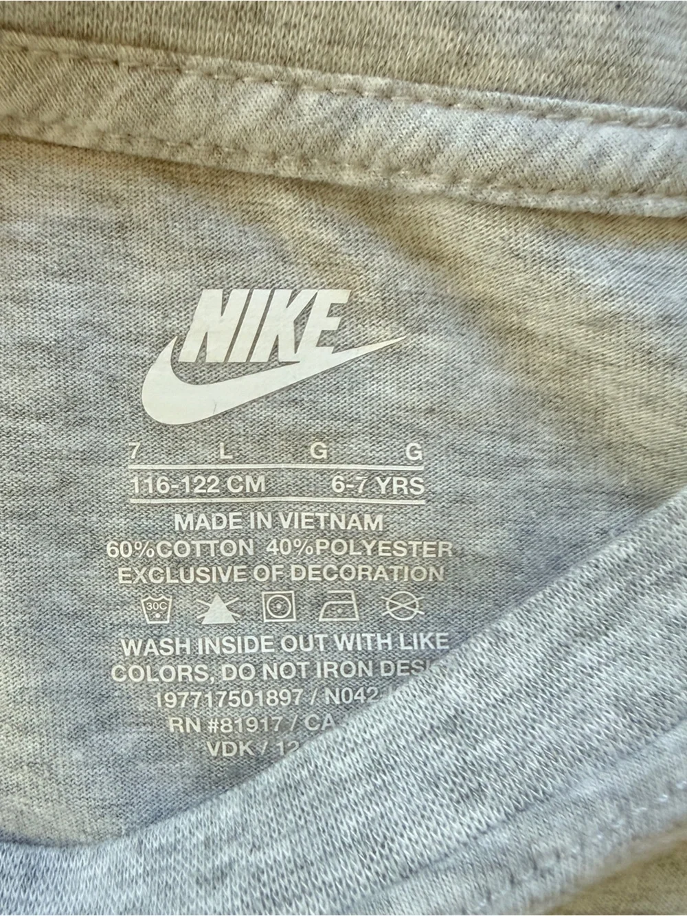 Nike Grey Kids Baseball Graphic Tee with Blue & Red Accents - Size 7 (6-7 years)